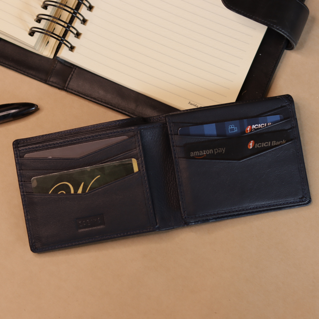 Horizontal Wallet with ID Flap