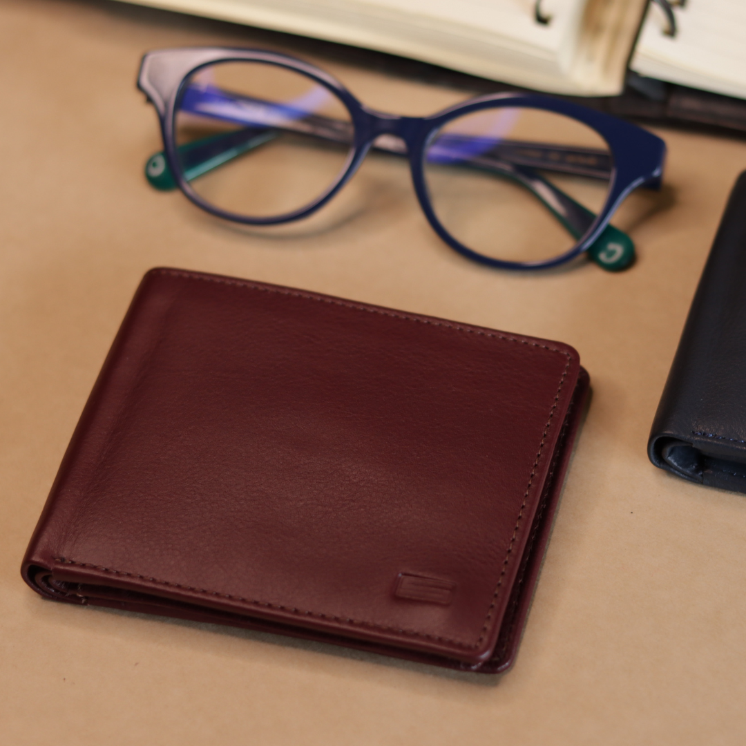Horizontal Wallet with ID Flap