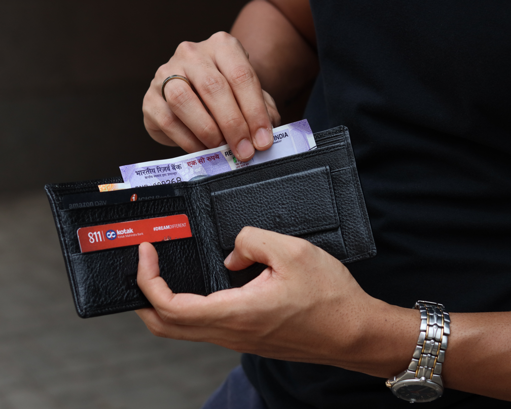 Multi Currency Compartment Wallet